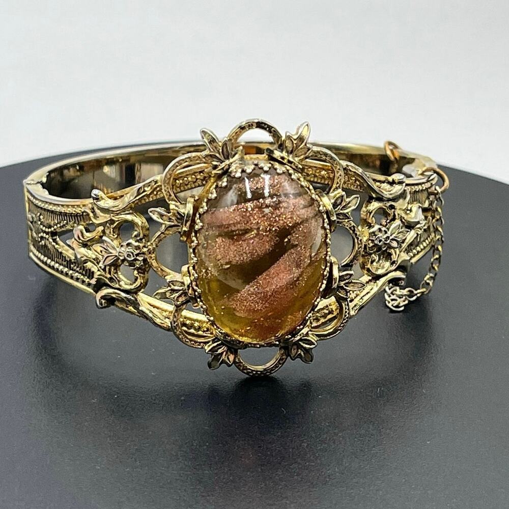 Whiting & Davis Vintage Ornate‎ Victorian Revival Gold Tone Lg Cabochon Bangle